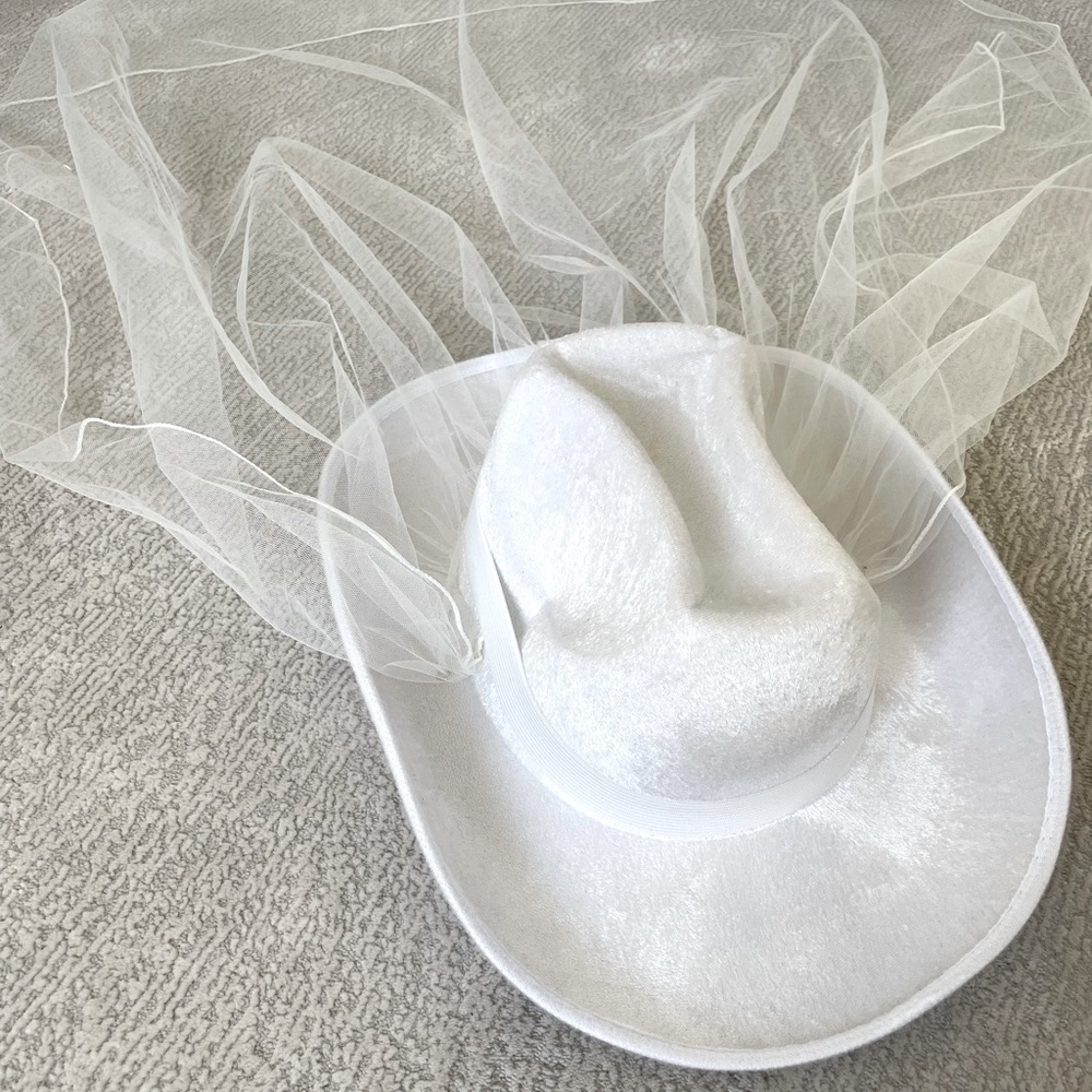 Bridal White Cowgirl Hat with Veil